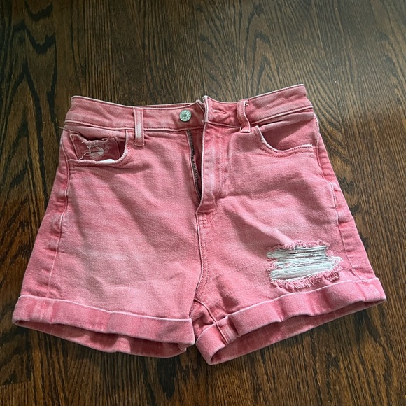 Pink AE shorts - Picture 2 of 4